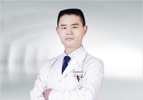 李保锴,副主任医师 副教授