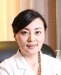 【点击右方咨询窗口预约上海华美整形医生】 上海华美整形医院许再荣做双眼皮多少钱?好吗