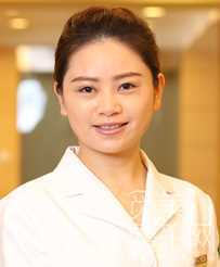 【点击右方咨询窗口预约上海华美整形医生】 上海华美整形医院许再荣做双眼皮多少钱?好吗
