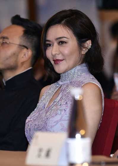 关之琳复出颜绝美?高耸的苹果肌太突兀