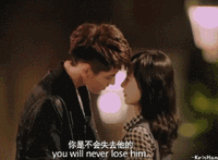当红男星的荧屏初吻:鹿晗吴亦凡吻得唯美 他被