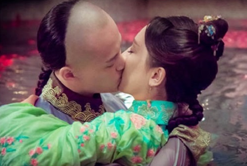 当红男星的荧屏初吻:鹿晗吴亦凡吻得唯美 他被