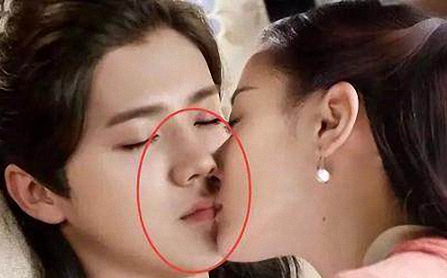 当红男星的荧屏初吻:鹿晗吴亦凡吻得唯美 他被