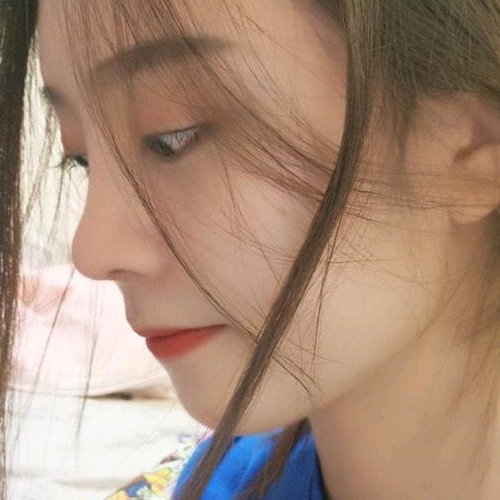 现在鼻子恢复*不错哦~~在拍照真的很上镜，鼻子立体啦，鼻梁和鼻尖衔接很漂亮